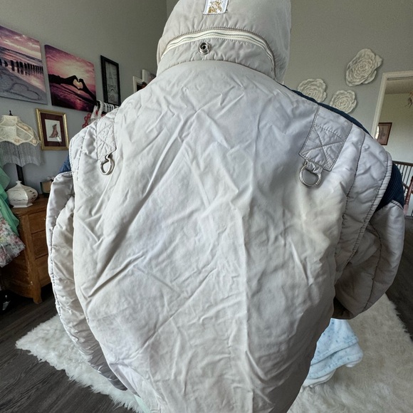 Awesome vintage ski jacket. - Picture 4 of 9